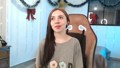 Snapshot of cattleya069 chatting on 31, 12, 2024 Cattleya you can tell me Leya too. online show from 31, 12, 2024