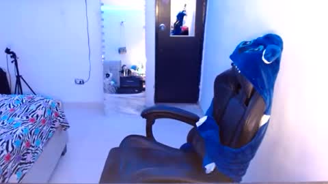 Caylinn online show from 24, 11, 2025