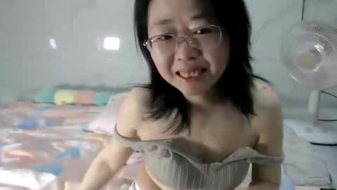 Snapshot of cbz112233 chatting on 1, 1, 2025 ANNYANNY online show from 1, 1, 2025