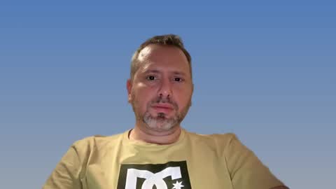 Snapshot of ccmhp1 chatting on 22, 11, 2025 Tomys online show from 22, 11, 2025