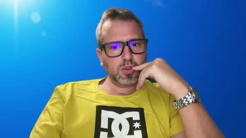 Snapshot of ccmhp1 chatting on 1, 12, 2025 Tomys online show from 1, 12, 2025