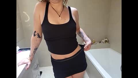 Sarahx online show from 14, 9, 2025