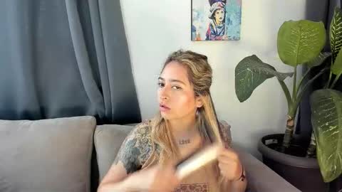 Snapshot of ccuteass chatting on 14, 1, 2025 ccuteass online show from 14, 1, 2025