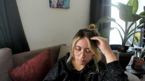 Snapshot of ccuteass chatting on 20, 1, 2025 ccuteass online show from 20, 1, 2025