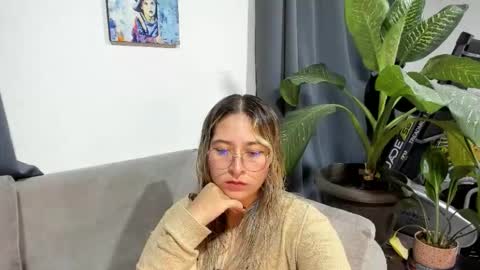 Snapshot of ccuteass chatting on 3, 3, 2025 ccuteass online show from 3, 3, 2025