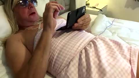 Snapshot of cd_sexy_girlie chatting on 17, 9, 2025 Claire online show from 17, 9, 2025