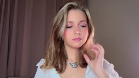 Lina  online show from 16, 4, 2026