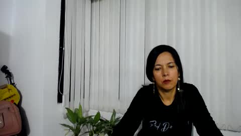 Snapshot of cecihotty4u chatting on 10, 3, 2025 ceci online show from 10, 3, 2025