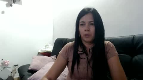 Snapshot of cecihotty4u chatting on 12, 9, 2025 ceci online show from 12, 9, 2025