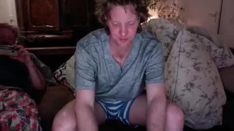 Snapshot of ceezeee chatting on 4, 1, 2025 ceezeee online show from 4, 1, 2025