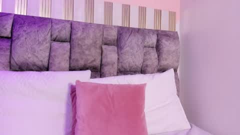Snapshot of celeste_collinss_ chatting on 15, 5, 2026 celeste online show from 15, 5, 2026