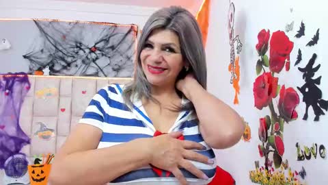 Snapshot of celeste_lincon chatting on 10, 10, 2025 Celeste Lincon online show from 10, 10, 2025