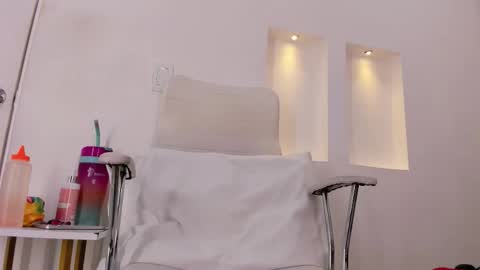 celeste_smmith_ online show from 14, 11, 2025