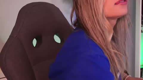 Snapshot of celesterabbit chatting on 11, 3, 2025 The girl of your eyes online show from 11, 3, 2025