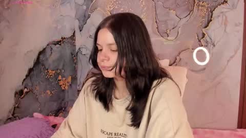 Hello guys my name is Sofi and Lizzie and  Vanessa online show from 25, 2, 2026