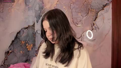 Hello guys my name is Sofi and Lizzie and  Vanessa online show from 1, 3, 2026