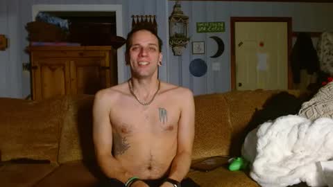 Snapshot of cguffey2284 chatting on 4, 1, 2025 cguffey2284 online show from 4, 1, 2025