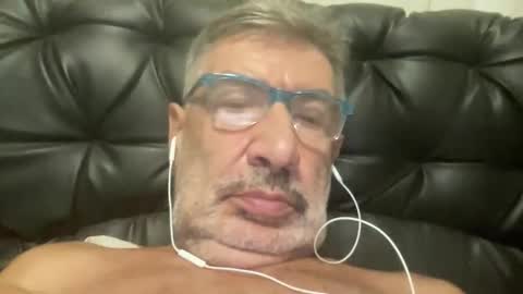 Snapshot of champsex305610 chatting on 8, 4, 2026 champsex305610 online show from 8, 4, 2026