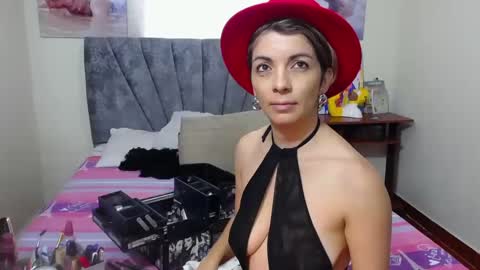 Snapshot of chanel_joliee chatting on 7, 10, 2025 chanel online show from 7, 10, 2025