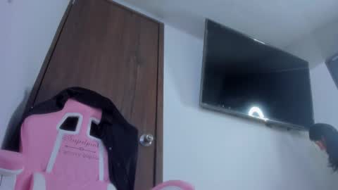 Chanell online show from 27, 2, 2025