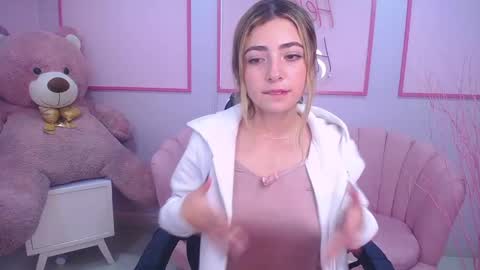 Snapshot of channel_blonde_a chatting on 5, 12, 2024 channel_blonde_a online show from 5, 12, 2024