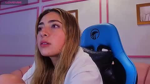 Snapshot of channel_blonde_a chatting on 5, 12, 2024 channel_blonde_a online show from 5, 12, 2024