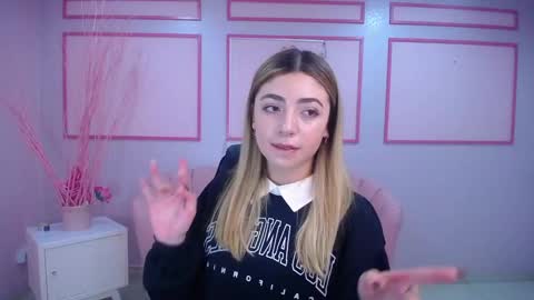 Snapshot of channel_blonde_a chatting on 13, 12, 2024 channel_blonde_a online show from 13, 12, 2024