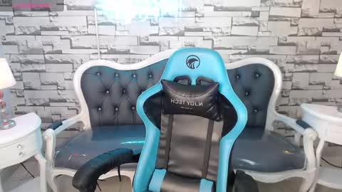 Snapshot of channel_blonde_a chatting on 15, 12, 2024 channel_blonde_a online show from 15, 12, 2024