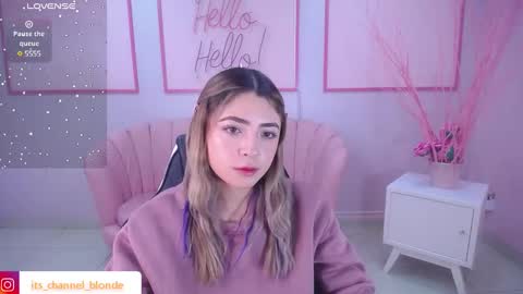 Snapshot of channel_blonde_a chatting on 30, 12, 2024 channel_blonde_a online show from 30, 12, 2024