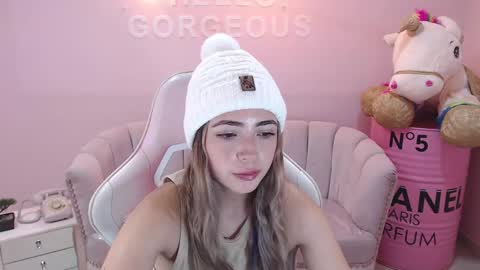 Snapshot of channel_blonde_a chatting on 20, 1, 2025 channel_blonde_a online show from 20, 1, 2025