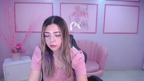 Snapshot of channel_blonde_a chatting on 22, 1, 2025 channel_blonde_a online show from 22, 1, 2025