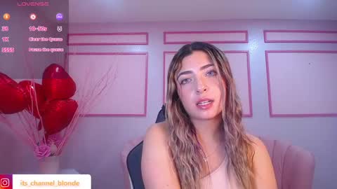 Snapshot of channel_blonde_a chatting on 10, 2, 2025 channel_blonde_a online show from 10, 2, 2025