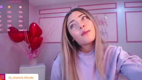 Snapshot of channel_blonde_a chatting on 11, 2, 2025 channel_blonde_a online show from 11, 2, 2025