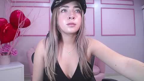 Snapshot of channel_blonde_a chatting on 20, 2, 2025 channel_blonde_a online show from 20, 2, 2025