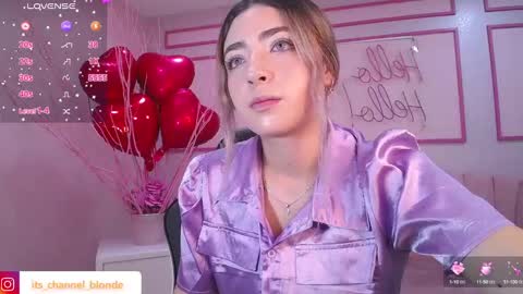 Snapshot of channel_blonde_a chatting on 21, 2, 2025 channel_blonde_a online show from 21, 2, 2025