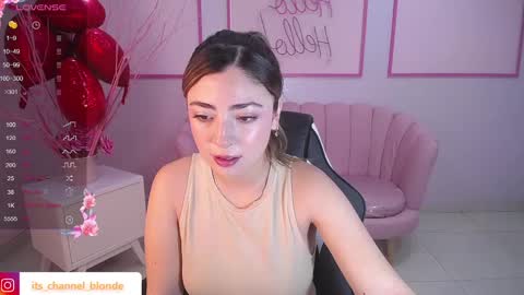 Snapshot of channel_blonde_a chatting on 24, 2, 2025 channel_blonde_a online show from 24, 2, 2025