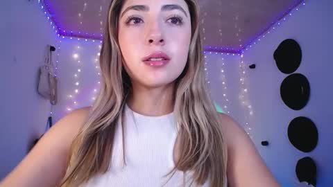 Snapshot of channel_blonde_a chatting on 12, 3, 2025 channel_blonde_a online show from 12, 3, 2025