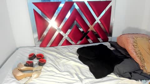 Snapshot of channellross chatting on 25, 2, 2025 Chanell online show from 25, 2, 2025