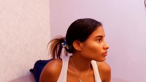 Snapshot of chantal_taylor_ chatting on 1, 10, 2025 Raquel  online show from 1, 10, 2025