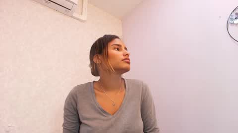 Snapshot of chantal_taylor_ chatting on 3, 10, 2025 Raquel  online show from 3, 10, 2025