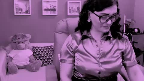 Snapshot of chantallovely chatting on 30, 4, 2026 The Queen online show from 30, 4, 2026