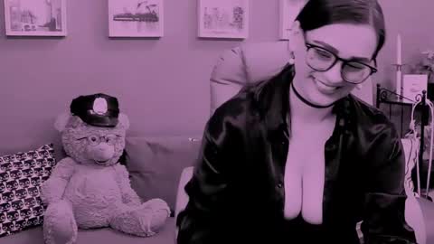 Snapshot of chantallovely chatting on 26, 5, 2026 The Queen online show from 26, 5, 2026