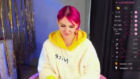 Suzanna Snow online show from 30, 12, 2024