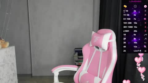 Suzanna Snow online show from 18, 2, 2025