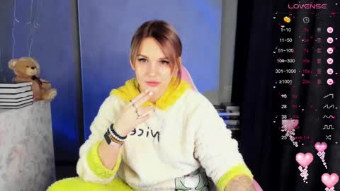 Suzanna Snow online show from 25, 2, 2025