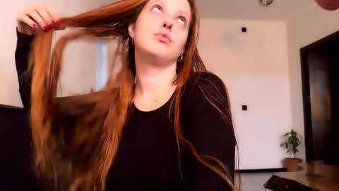 Snapshot of chaptertoo chatting on 9, 10, 2025 SofiLiam online show from 9, 10, 2025