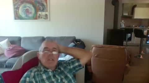 Snapshot of charles6064 chatting on 22, 5, 2026 charles6064 online show from 22, 5, 2026