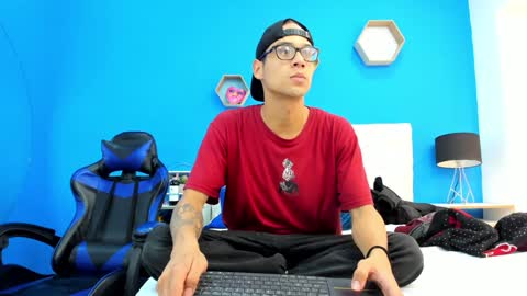 Snapshot of charles_x_elara chatting on 4, 1, 2025 Charles y Elara online show from 4, 1, 2025