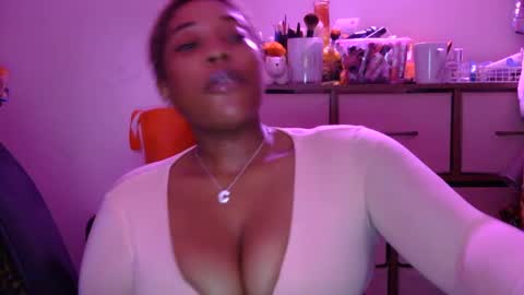 charliecakesssss online show from 3, 1, 2025