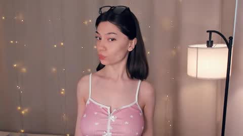 Snapshot of charlinepiker chatting on 1, 2, 2026 Yumi online show from 1, 2, 2026